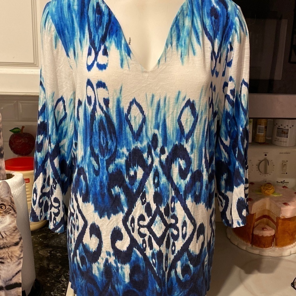 a womens Chico’s casual stretch blue 3/4 sleeve regular size top size 3